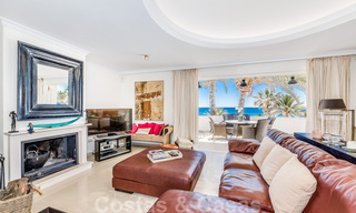 Maison élégante et exceptionnelle situé en deuxième ligne de plage à vendre avec vue sur la mer dans un quartier privé sur le Golden Mile à Marbella 38590 