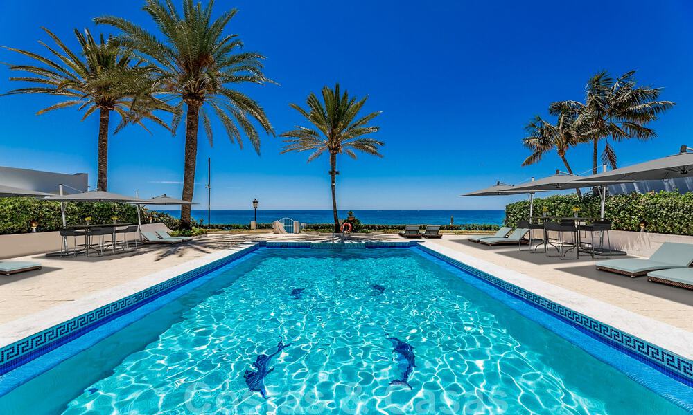 Maison élégante et exceptionnelle situé en deuxième ligne de plage à vendre avec vue sur la mer dans un quartier privé sur le Golden Mile à Marbella 38591