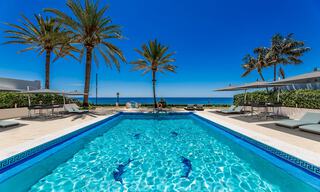 Maison élégante et exceptionnelle situé en deuxième ligne de plage à vendre avec vue sur la mer dans un quartier privé sur le Golden Mile à Marbella 38591 