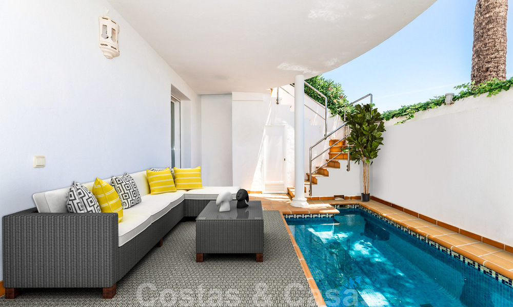 Maison élégante et exceptionnelle situé en deuxième ligne de plage à vendre avec vue sur la mer dans un quartier privé sur le Golden Mile à Marbella 38595