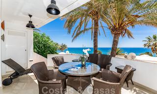 Maison élégante et exceptionnelle situé en deuxième ligne de plage à vendre avec vue sur la mer dans un quartier privé sur le Golden Mile à Marbella 38601 
