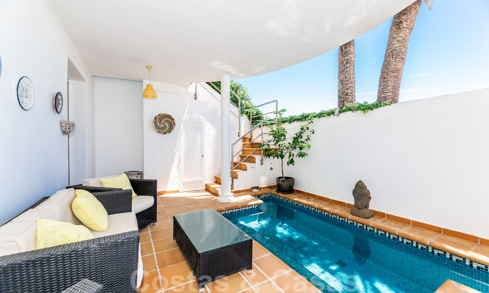 Maison élégante et exceptionnelle situé en deuxième ligne de plage à vendre avec vue sur la mer dans un quartier privé sur le Golden Mile à Marbella 38602