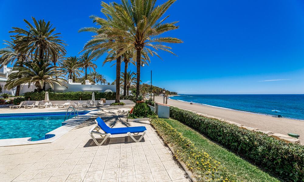 Maison élégante et exceptionnelle situé en deuxième ligne de plage à vendre avec vue sur la mer dans un quartier privé sur le Golden Mile à Marbella 38603