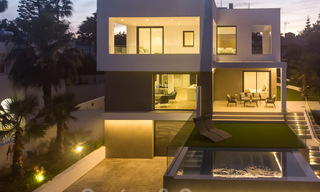 Nouvelle villa moderne à vendre, prête à emménager, proche de la plage, sur le nouveau Golden Mile entre Marbella et Estepona 38616 