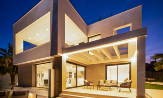 Nouvelle villa moderne à vendre, prête à emménager, proche de la plage, sur le nouveau Golden Mile entre Marbella et Estepona 38618 