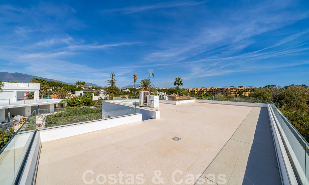 Nouvelle villa moderne à vendre, prête à emménager, proche de la plage, sur le nouveau Golden Mile entre Marbella et Estepona 38892