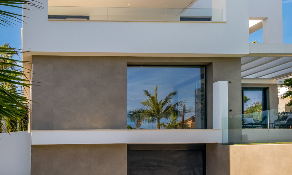Nouvelle villa moderne à vendre, prête à emménager, proche de la plage, sur le nouveau Golden Mile entre Marbella et Estepona 38895