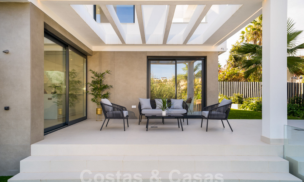 Nouvelle villa moderne à vendre, prête à emménager, proche de la plage, sur le nouveau Golden Mile entre Marbella et Estepona 38902