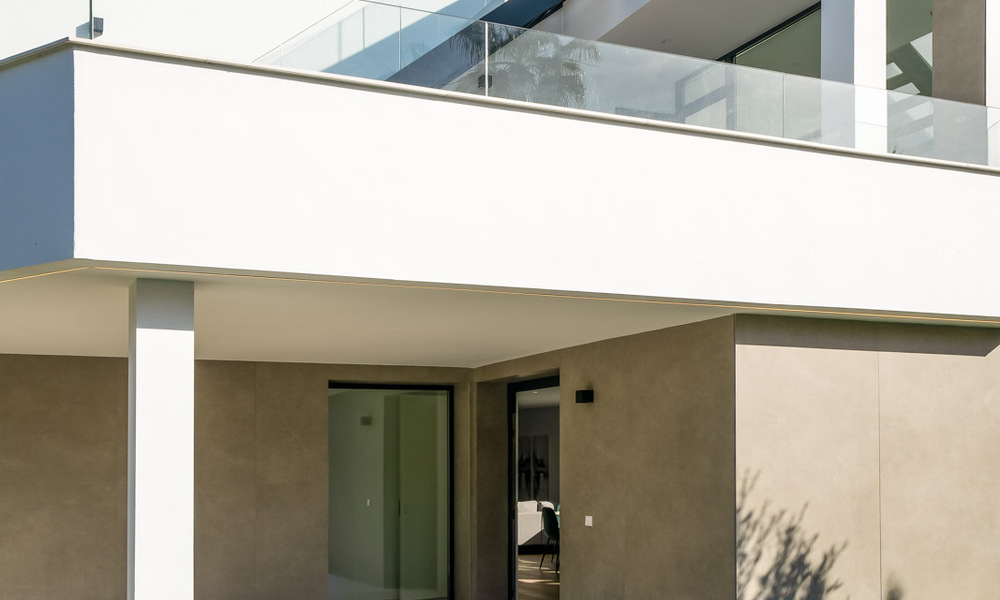 Nouvelle villa moderne à vendre, prête à emménager, proche de la plage, sur le nouveau Golden Mile entre Marbella et Estepona 38903