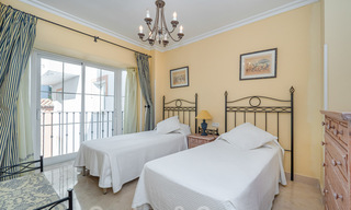 Appartement authentique en première ligne de plage à vendre, avec vue sur la mer, à deux pas de Puerto Banus à Marbella 38643 