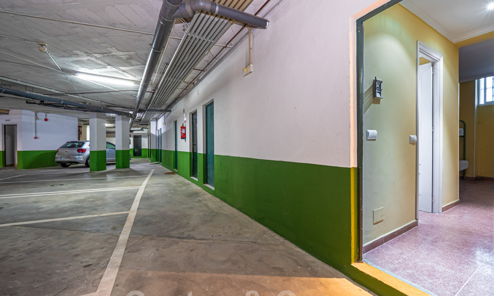 Appartement authentique en première ligne de plage à vendre, avec vue sur la mer, à deux pas de Puerto Banus à Marbella 38646