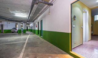 Appartement authentique en première ligne de plage à vendre, avec vue sur la mer, à deux pas de Puerto Banus à Marbella 38646 