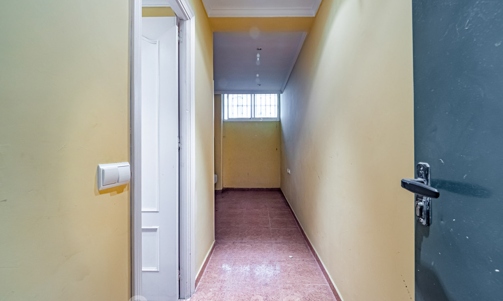 Appartement authentique en première ligne de plage à vendre, avec vue sur la mer, à deux pas de Puerto Banus à Marbella 38647