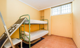 Appartement authentique en première ligne de plage à vendre, avec vue sur la mer, à deux pas de Puerto Banus à Marbella 38648 