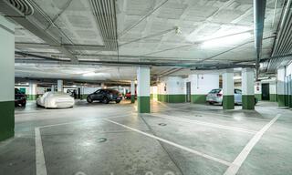 Appartement authentique en première ligne de plage à vendre, avec vue sur la mer, à deux pas de Puerto Banus à Marbella 38650 