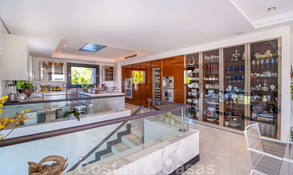 Villa contemporaine de luxe à vendre en première ligne de golf avec vue imprenable, dans le quartier exclusif La Zagaleta, Benahavis - Marbella 38715