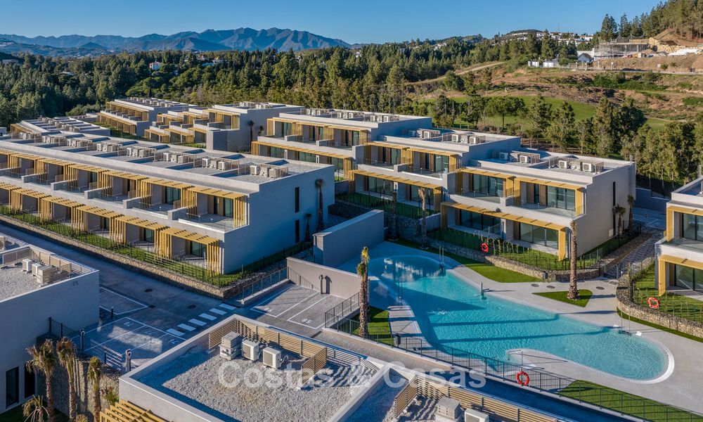 Prêt à emménager, nouvelle réalisation de maisons luxueuses à vendre, en première ligne du golf de Mijas, Costa del Sol 805095
