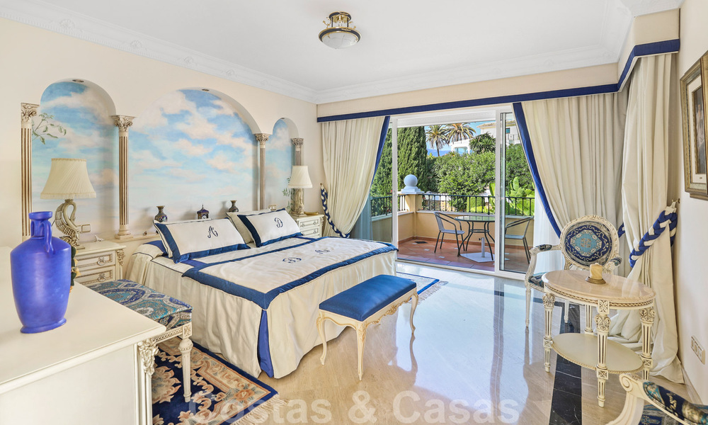 Villa de luxe à vendre dans un style espagnol classique, avec vue panoramique sur la mer à Benahavis - Marbella 38730