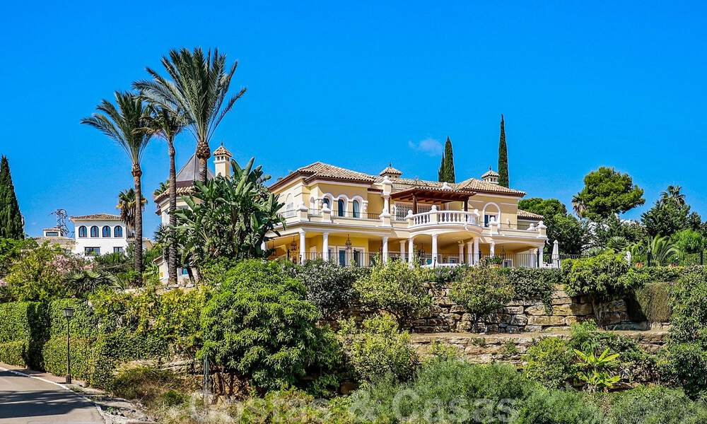 Villa de luxe à vendre dans un style espagnol classique, avec vue panoramique sur la mer à Benahavis - Marbella 38731