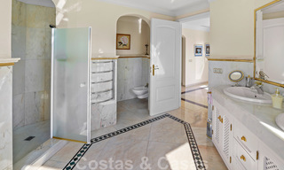 Villa de luxe à vendre dans un style espagnol classique, avec vue panoramique sur la mer à Benahavis - Marbella 38735 