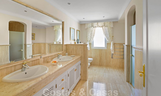 Villa de luxe à vendre dans un style espagnol classique, avec vue panoramique sur la mer à Benahavis - Marbella 38736 