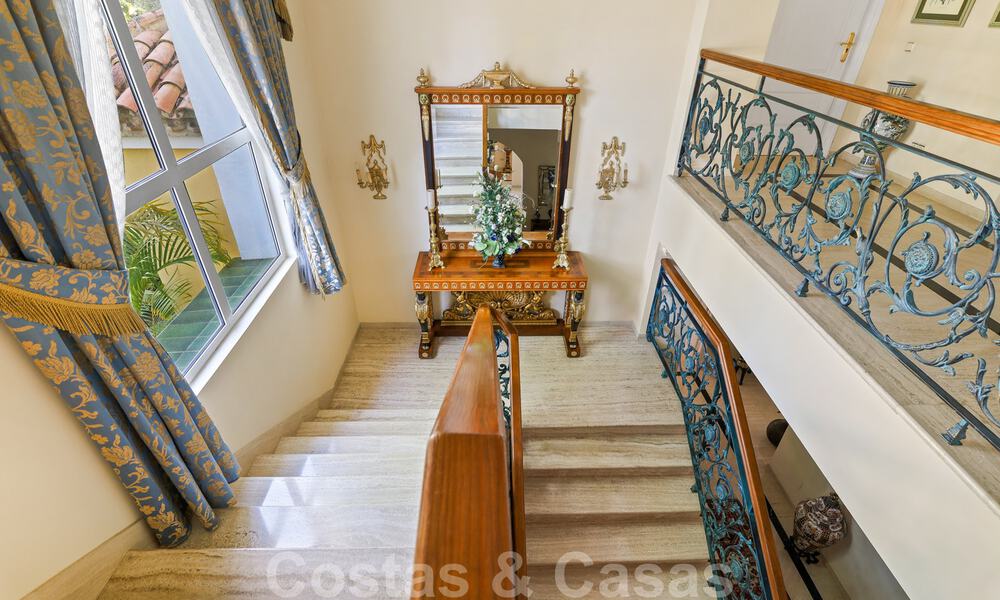 Villa de luxe à vendre dans un style espagnol classique, avec vue panoramique sur la mer à Benahavis - Marbella 38744