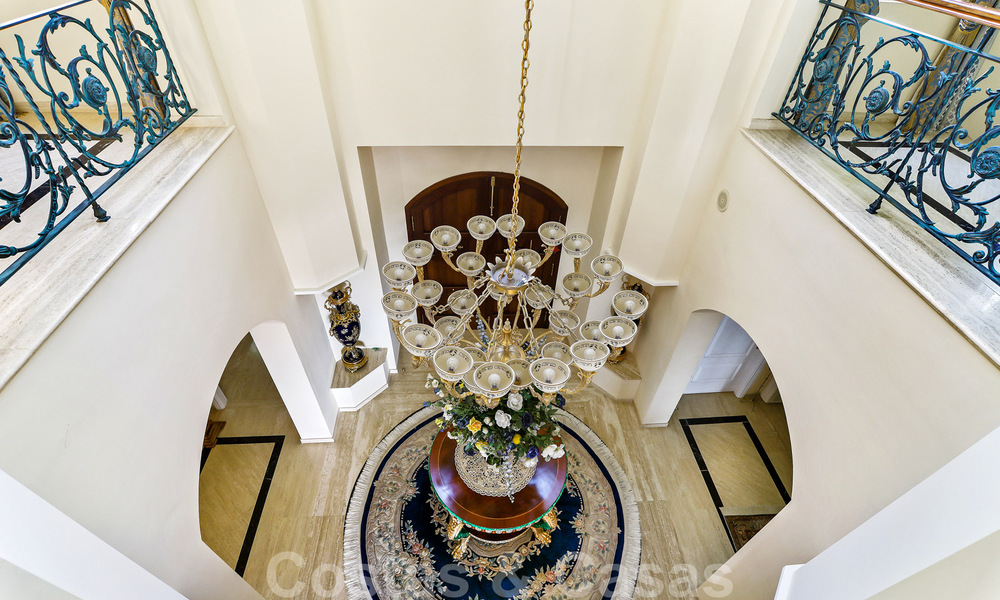 Villa de luxe à vendre dans un style espagnol classique, avec vue panoramique sur la mer à Benahavis - Marbella 38745