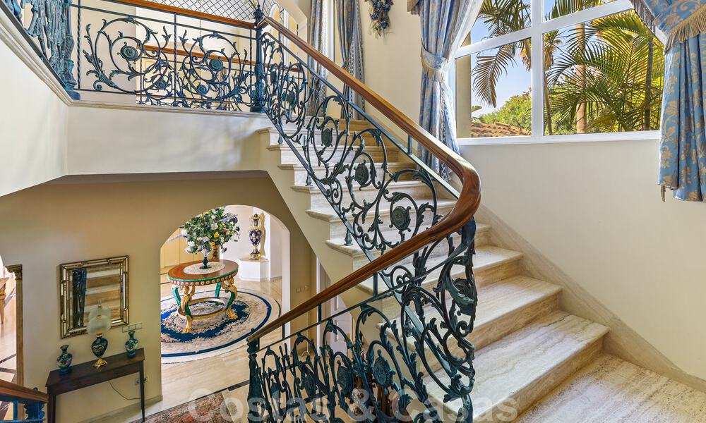 Villa de luxe à vendre dans un style espagnol classique, avec vue panoramique sur la mer à Benahavis - Marbella 38746