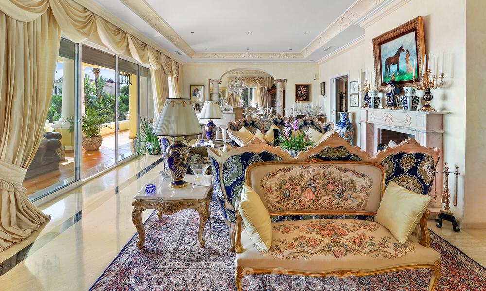 Villa de luxe à vendre dans un style espagnol classique, avec vue panoramique sur la mer à Benahavis - Marbella 38752