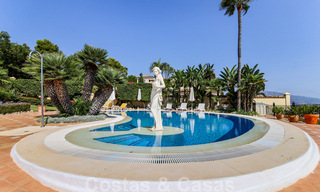 Villa de luxe à vendre dans un style espagnol classique, avec vue panoramique sur la mer à Benahavis - Marbella 38764 