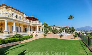 Villa de luxe à vendre dans un style espagnol classique, avec vue panoramique sur la mer à Benahavis - Marbella 38768 