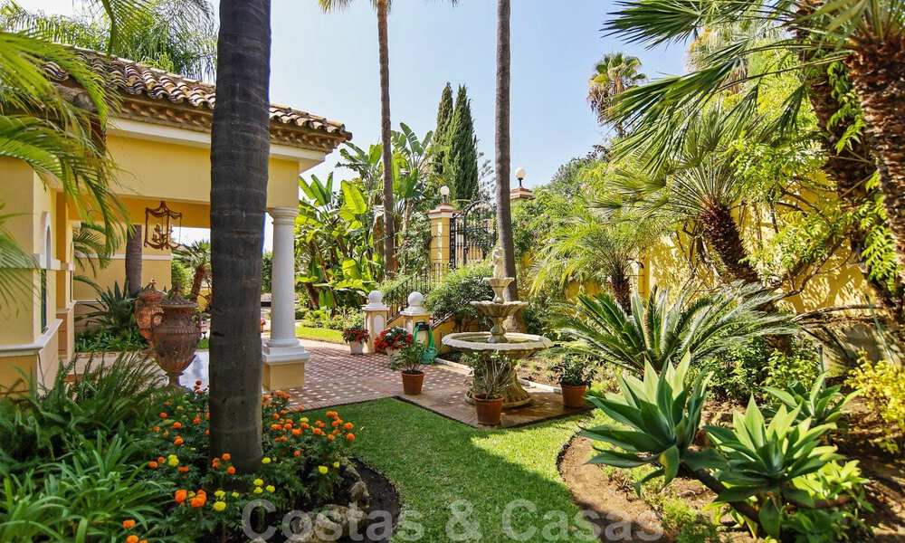 Villa de luxe à vendre dans un style espagnol classique, avec vue panoramique sur la mer à Benahavis - Marbella 38772