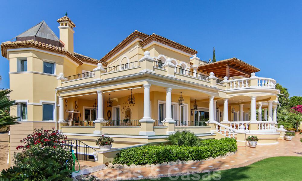 Villa de luxe à vendre dans un style espagnol classique, avec vue panoramique sur la mer à Benahavis - Marbella 38777