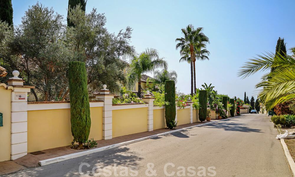 Villa de luxe à vendre dans un style espagnol classique, avec vue panoramique sur la mer à Benahavis - Marbella 38778