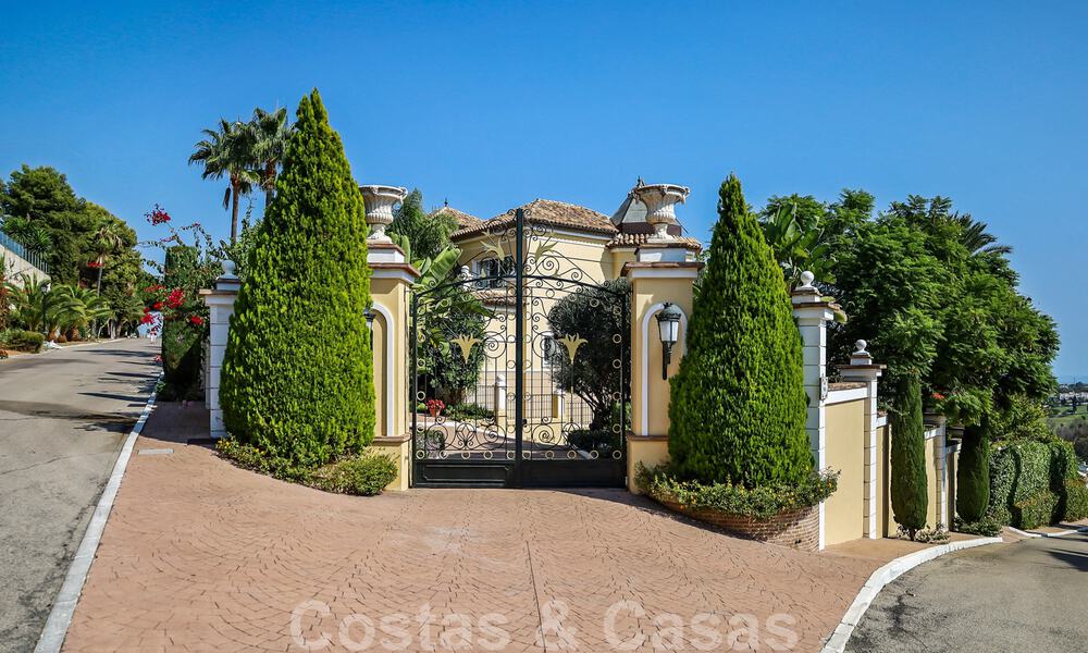 Villa de luxe à vendre dans un style espagnol classique, avec vue panoramique sur la mer à Benahavis - Marbella 38779