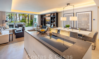 Appartement contemporain luxueux et rénové avec vue sur le jardin à vendre à Puente Romano - Golden Mile, Marbella 38920 