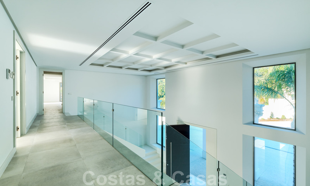 Majestueuse villa contemporaine méditerranéenne de luxe à vendre avec vue sur la mer dans le quartier exclusif El Madroñal à Benahavis - Marbella 38830