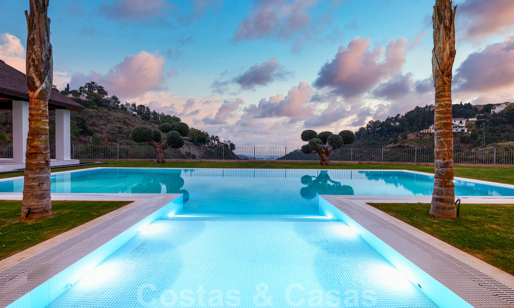 Majestueuse villa contemporaine méditerranéenne de luxe à vendre avec vue sur la mer dans le quartier exclusif El Madroñal à Benahavis - Marbella 38855