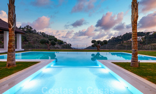 Majestueuse villa contemporaine méditerranéenne de luxe à vendre avec vue sur la mer dans le quartier exclusif El Madroñal à Benahavis - Marbella 38855 