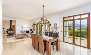 Élégante villa espagnole de luxe à vendre sur un grand terrain à Mijas, Costa del Sol 38955 