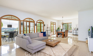 Élégante villa espagnole de luxe à vendre sur un grand terrain à Mijas, Costa del Sol 38956 