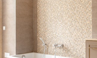 Élégante villa espagnole de luxe à vendre sur un grand terrain à Mijas, Costa del Sol 38968 