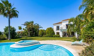 Élégante villa espagnole de luxe à vendre sur un grand terrain à Mijas, Costa del Sol 38971 