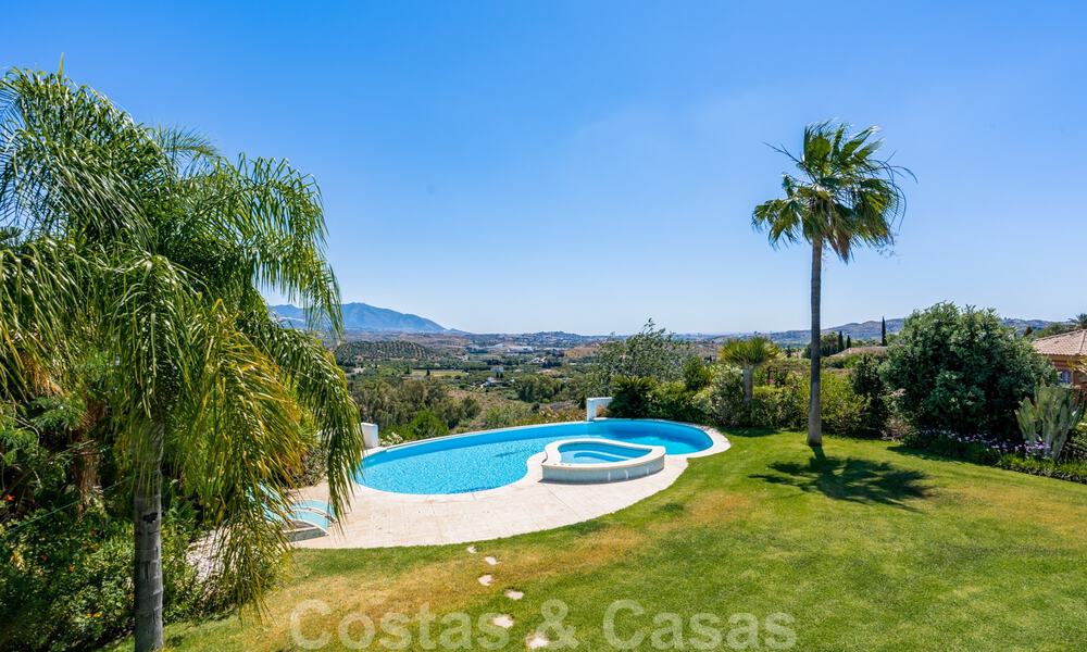 Élégante villa espagnole de luxe à vendre sur un grand terrain à Mijas, Costa del Sol 38974