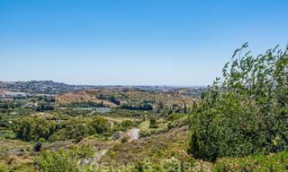 Élégante villa espagnole de luxe à vendre sur un grand terrain à Mijas, Costa del Sol 38976 