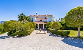 Élégante villa espagnole de luxe à vendre sur un grand terrain à Mijas, Costa del Sol 38980 