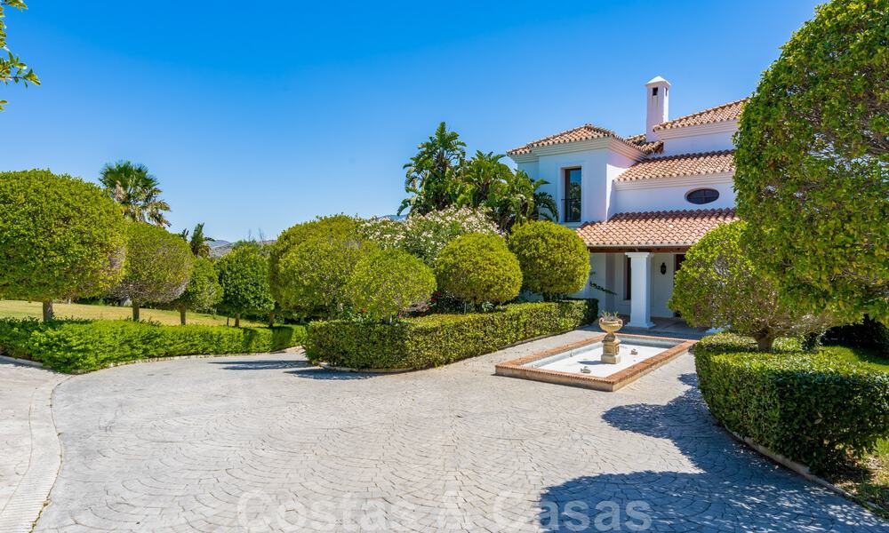 Élégante villa espagnole de luxe à vendre sur un grand terrain à Mijas, Costa del Sol 38981