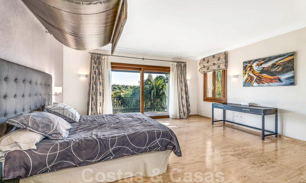 Vente d'une propriété majestueuse et royale avec des logements pour invités et une intimité totale, entourée de terrains de golf à Benahavis - Marbella 38985