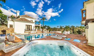 Vente d'une propriété majestueuse et royale avec des logements pour invités et une intimité totale, entourée de terrains de golf à Benahavis - Marbella 38988 