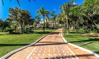 Vente d'une propriété majestueuse et royale avec des logements pour invités et une intimité totale, entourée de terrains de golf à Benahavis - Marbella 38998 